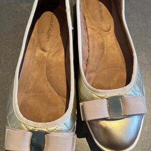 Hush Puppies Women's Gold Ballet Flats size 9